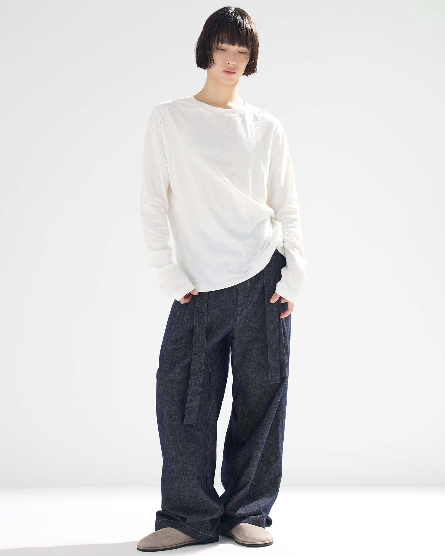 Belted Bermuda Jeans in Linen Cotton