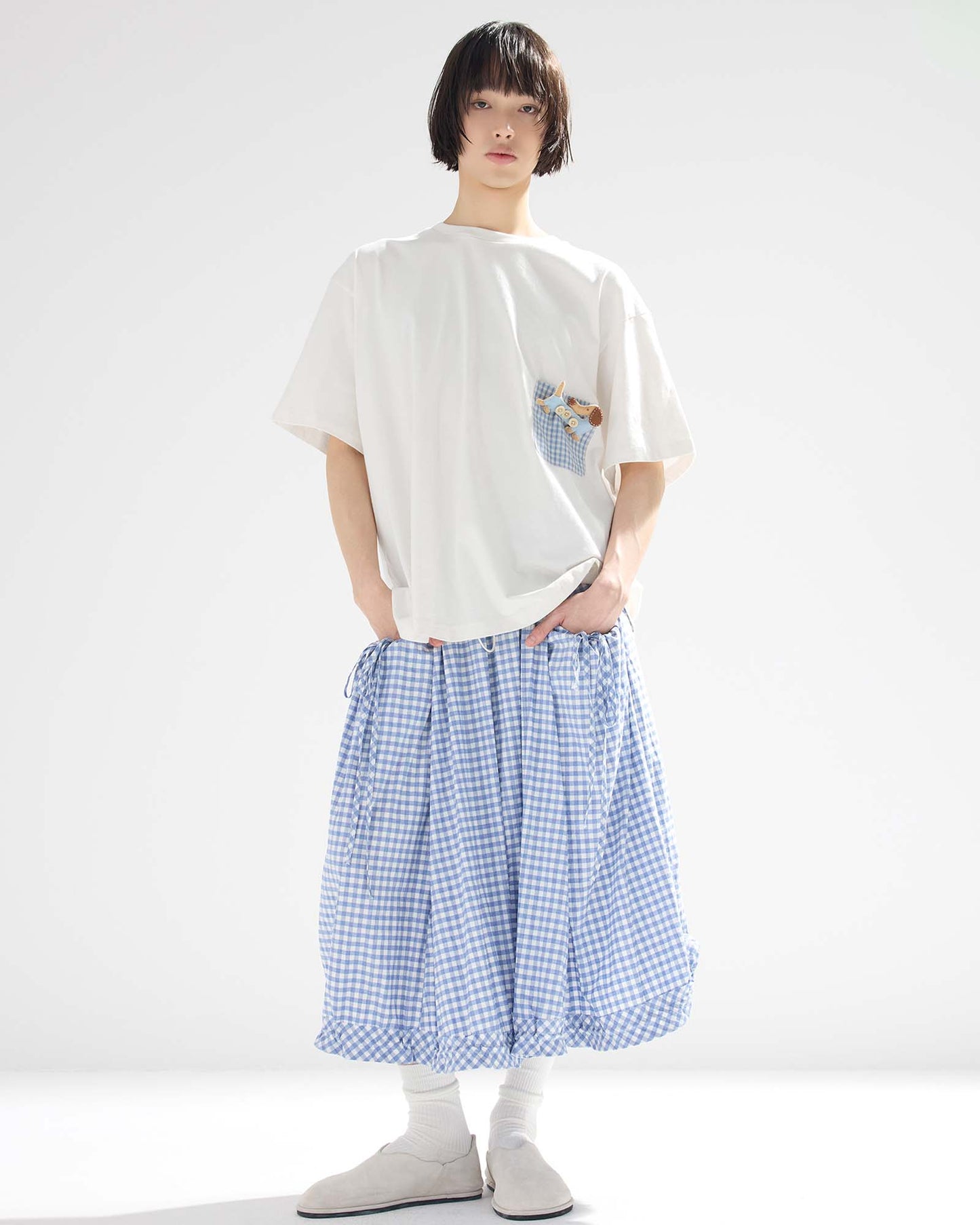 Plaid Pocket T-shirts with Hand-embroidered Dolls