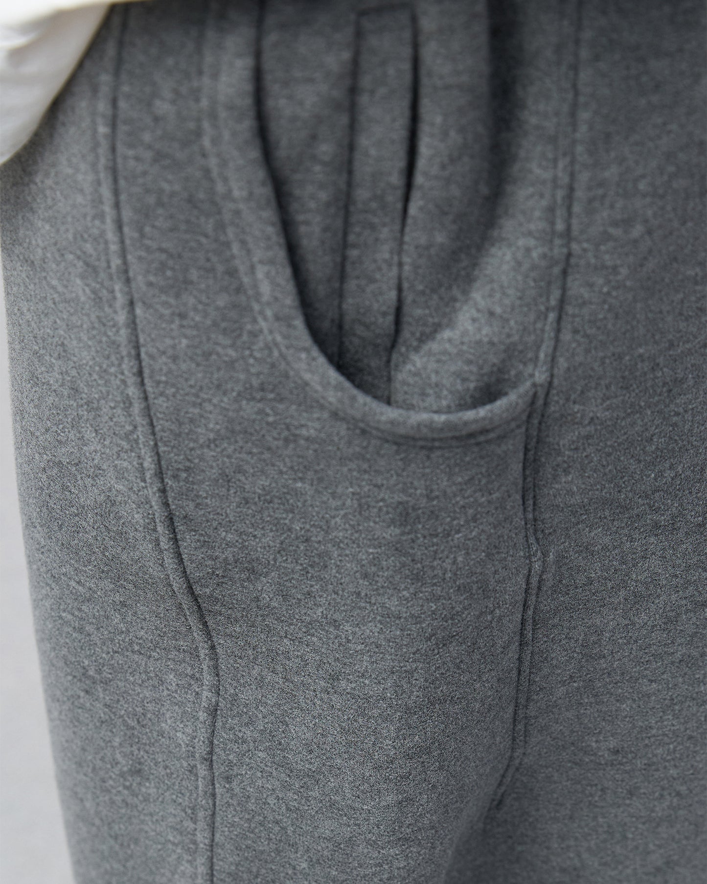 Col Croissant Sweatpants