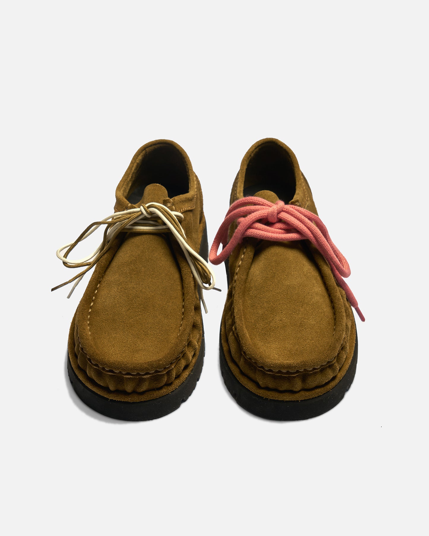 Walla Lace-up in Suede Calfskin