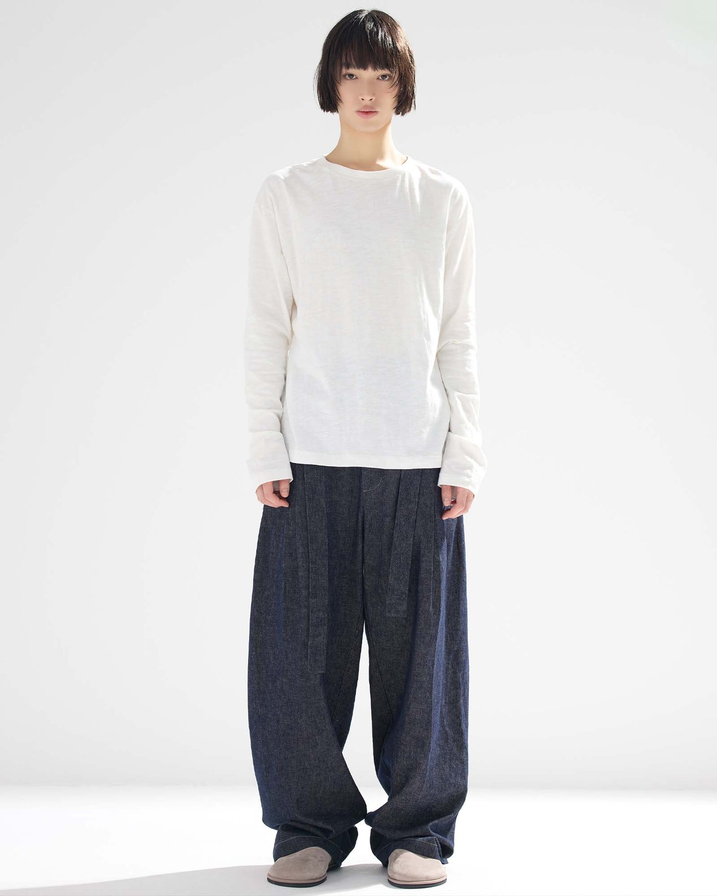 Belted Bermuda Jeans in Linen Cotton