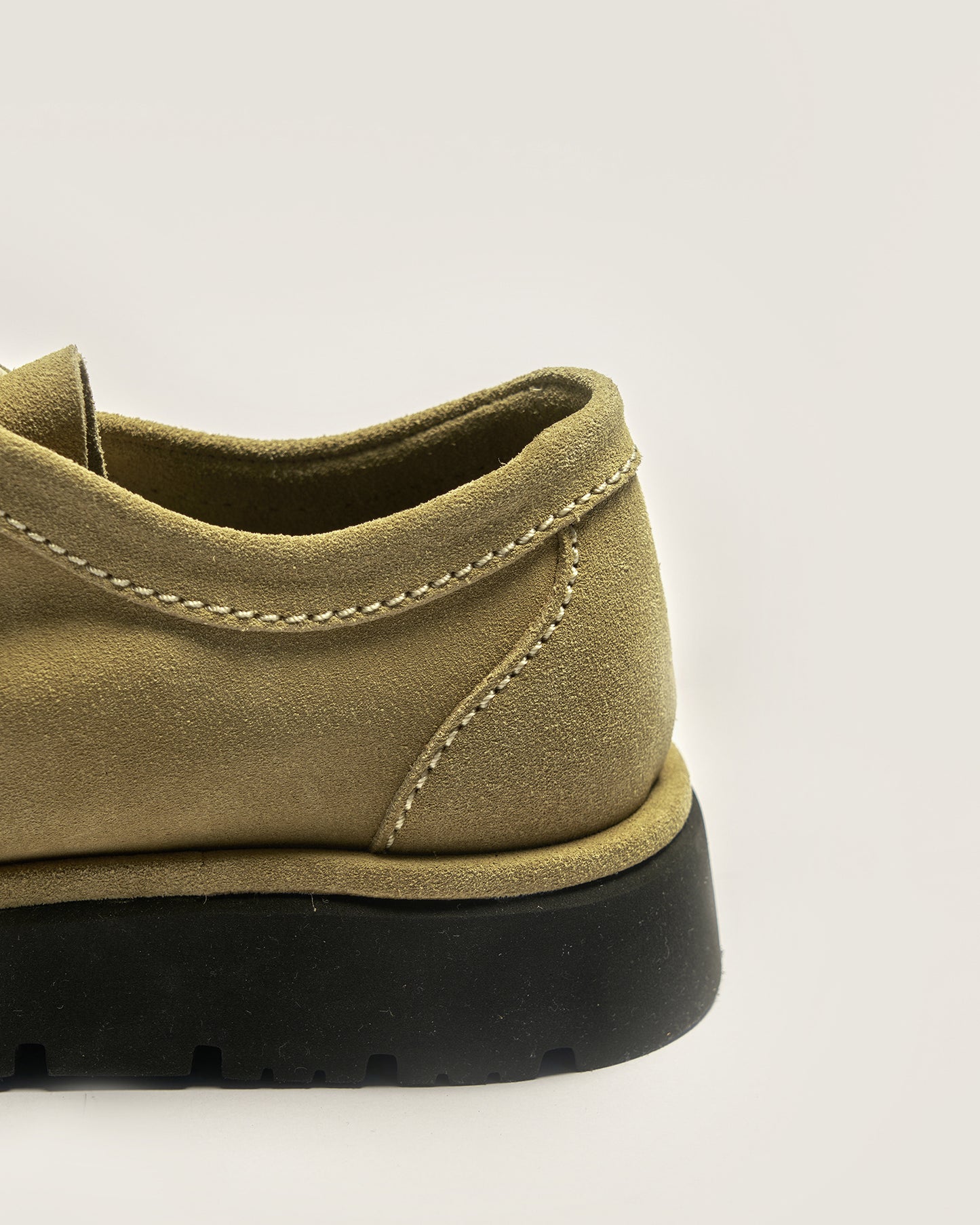 Walla Lace-up in Suede Calfskin