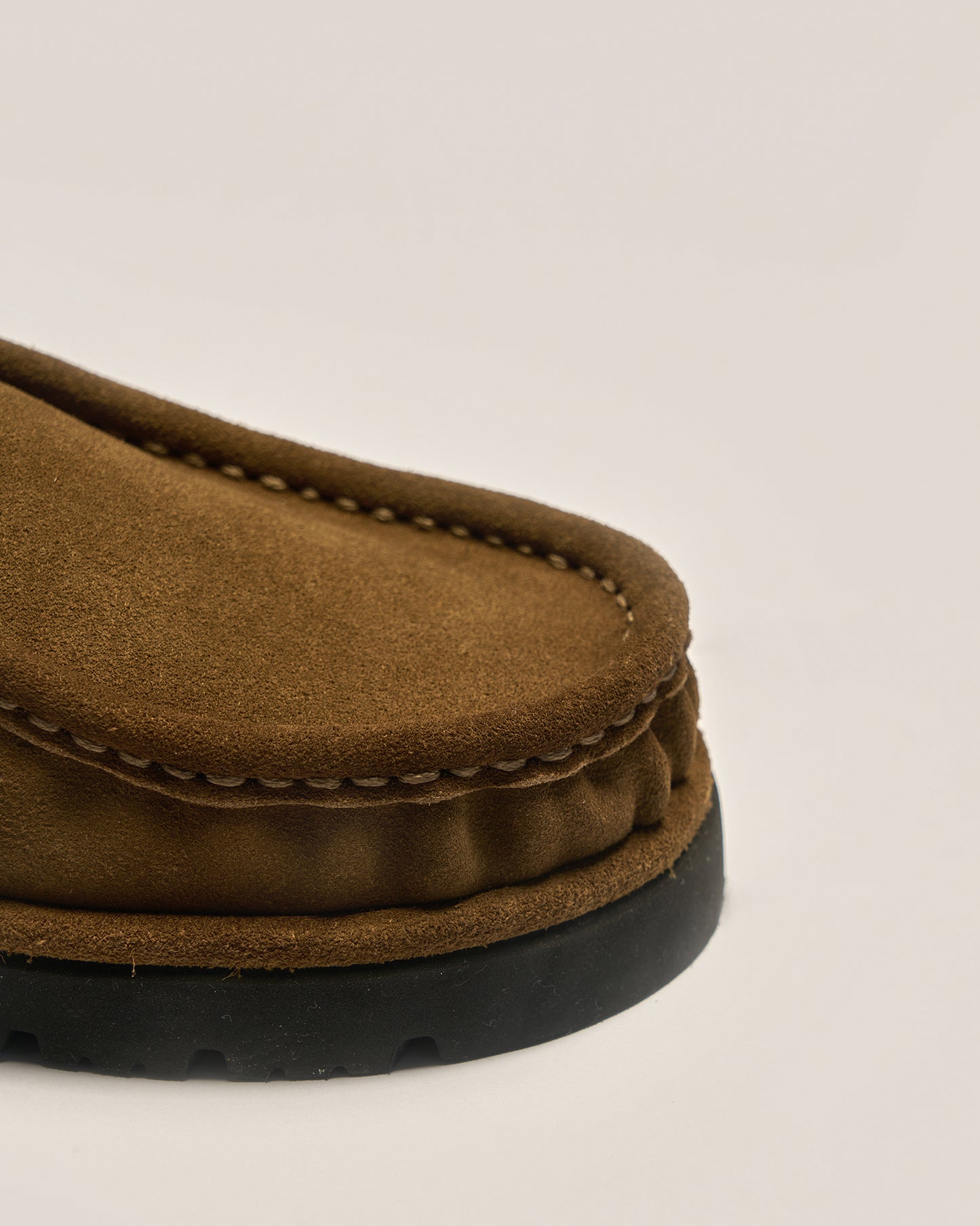 Walla Lace-up in Suede Calfskin