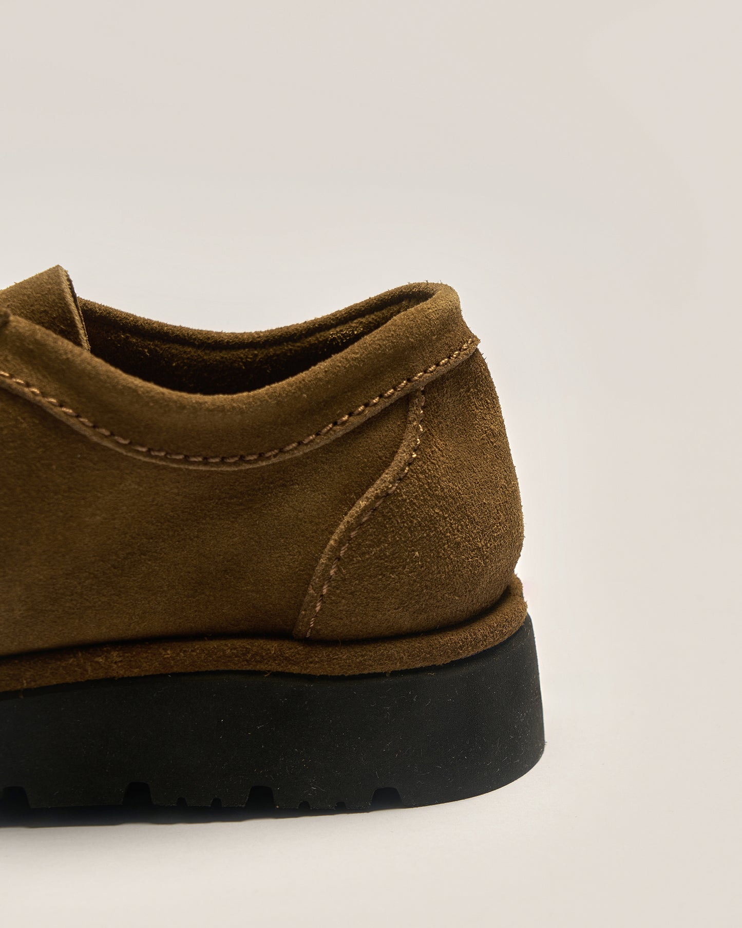 Walla Lace-up in Suede Calfskin