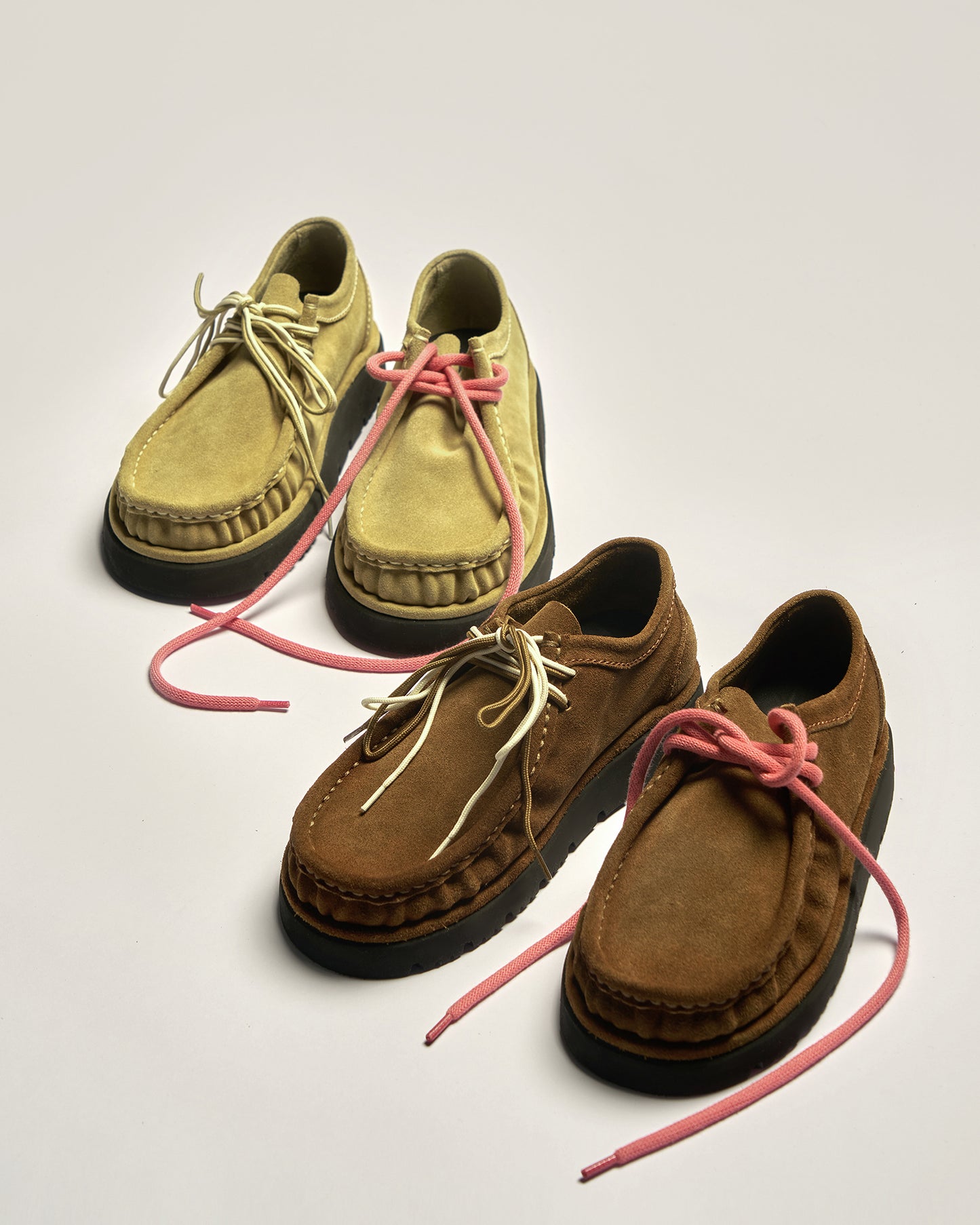 Walla Lace-up in Suede Calfskin