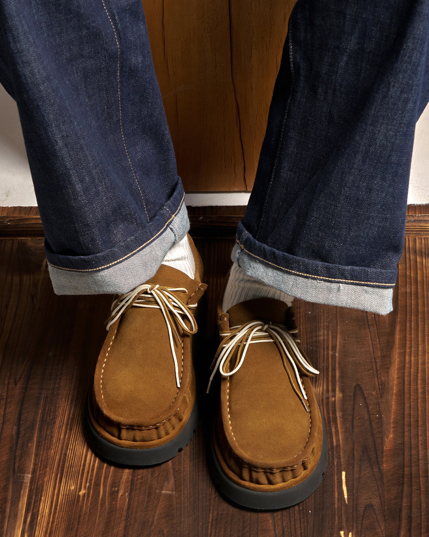 Walla Lace-up in Suede Calfskin