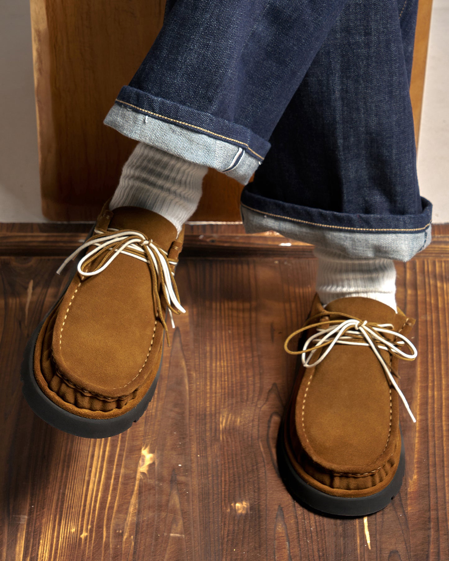 Walla Lace-up in Suede Calfskin